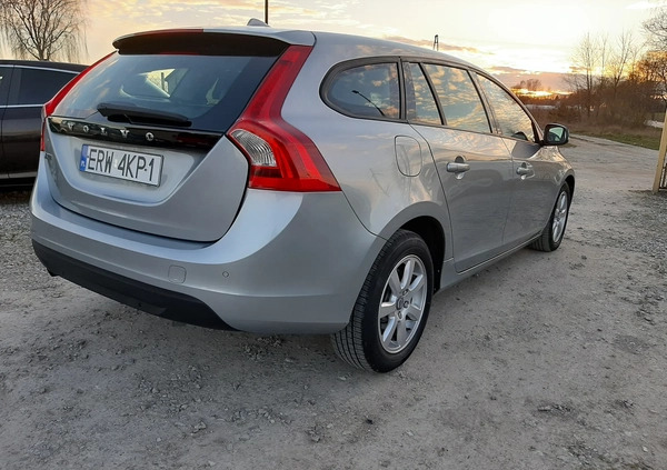 Volvo V60 cena 26900 przebieg: 217730, rok produkcji 2011 z Opatów małe 277
